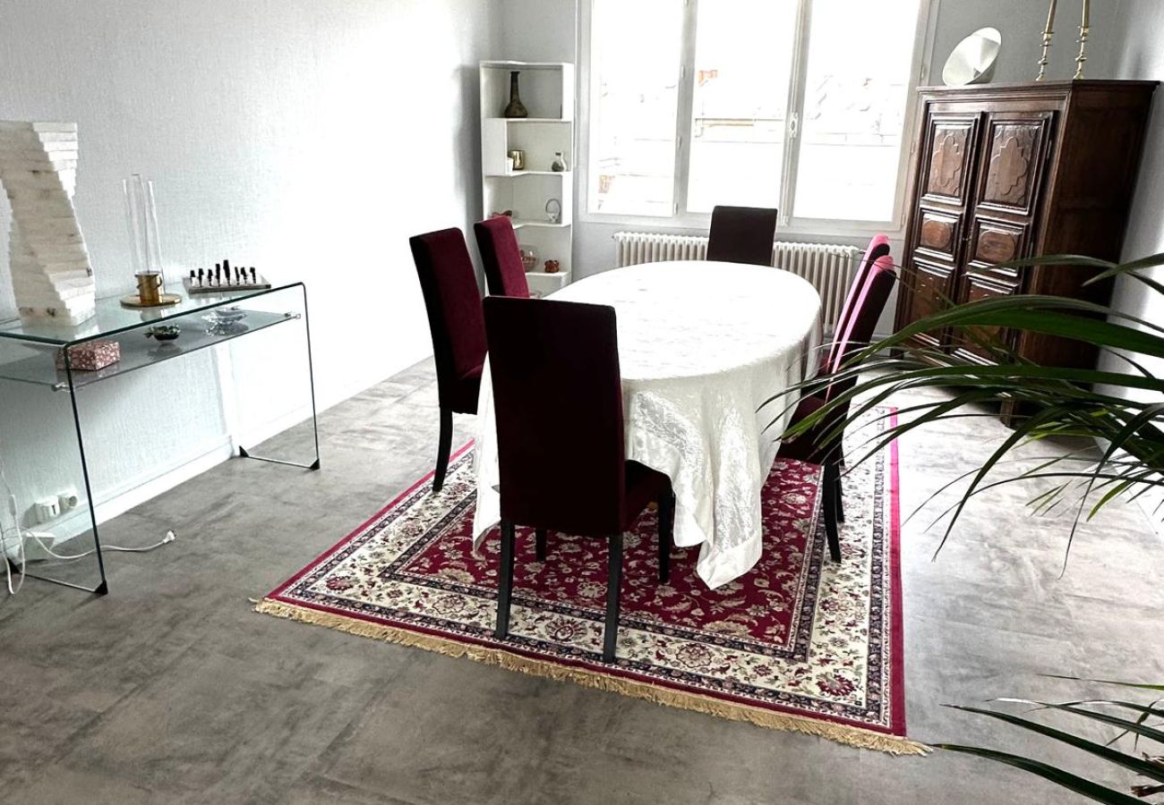 Appartement à Châteauroux - T3 centre-ville- ascenseur- parking- vue panoramique 