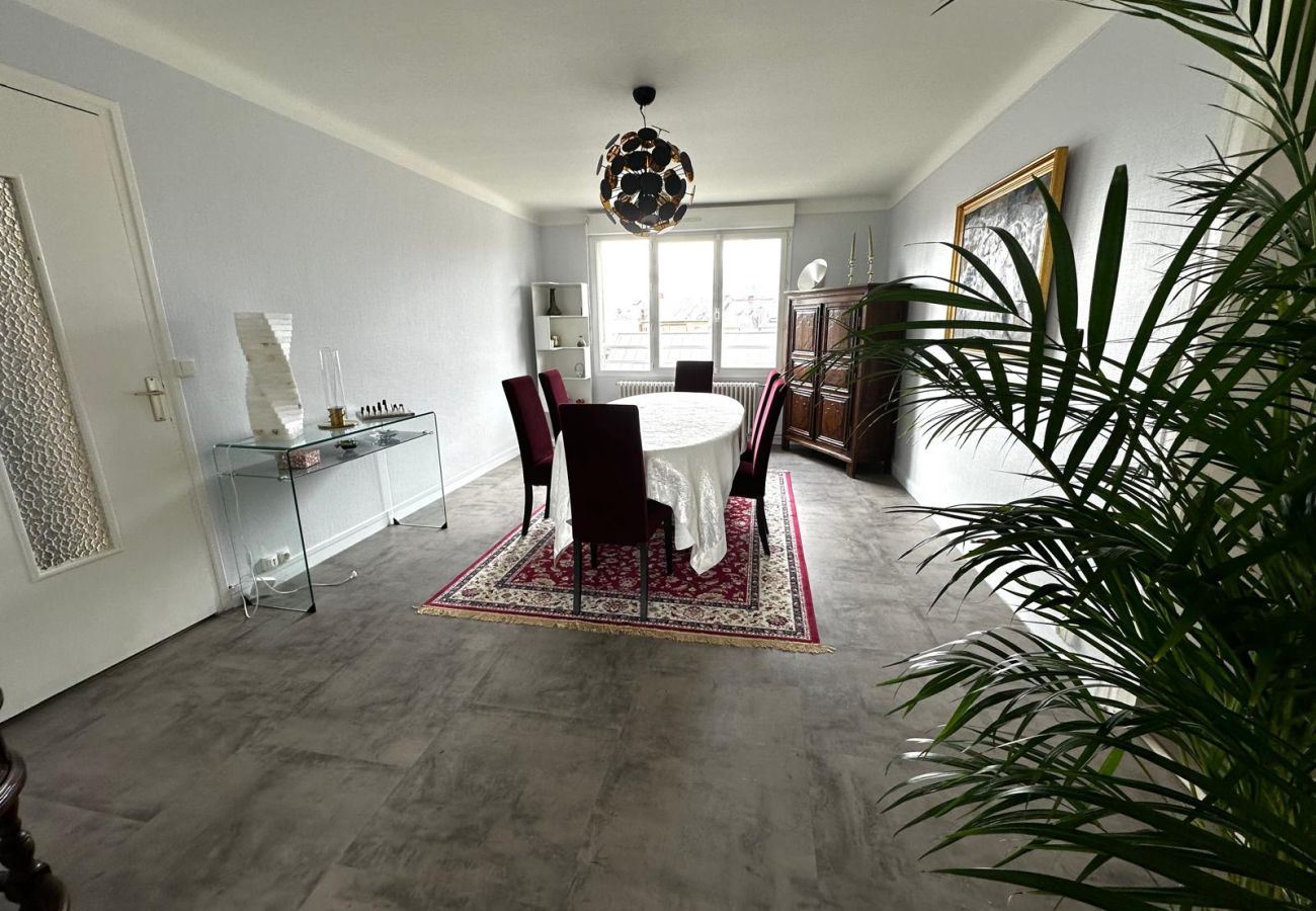 Appartement à Châteauroux - T3 centre-ville- ascenseur- parking- vue panoramique 