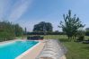 Domaine à Lys-Saint-Georges - Hameau privé de 16 à 40 pers, piscine, discothèque