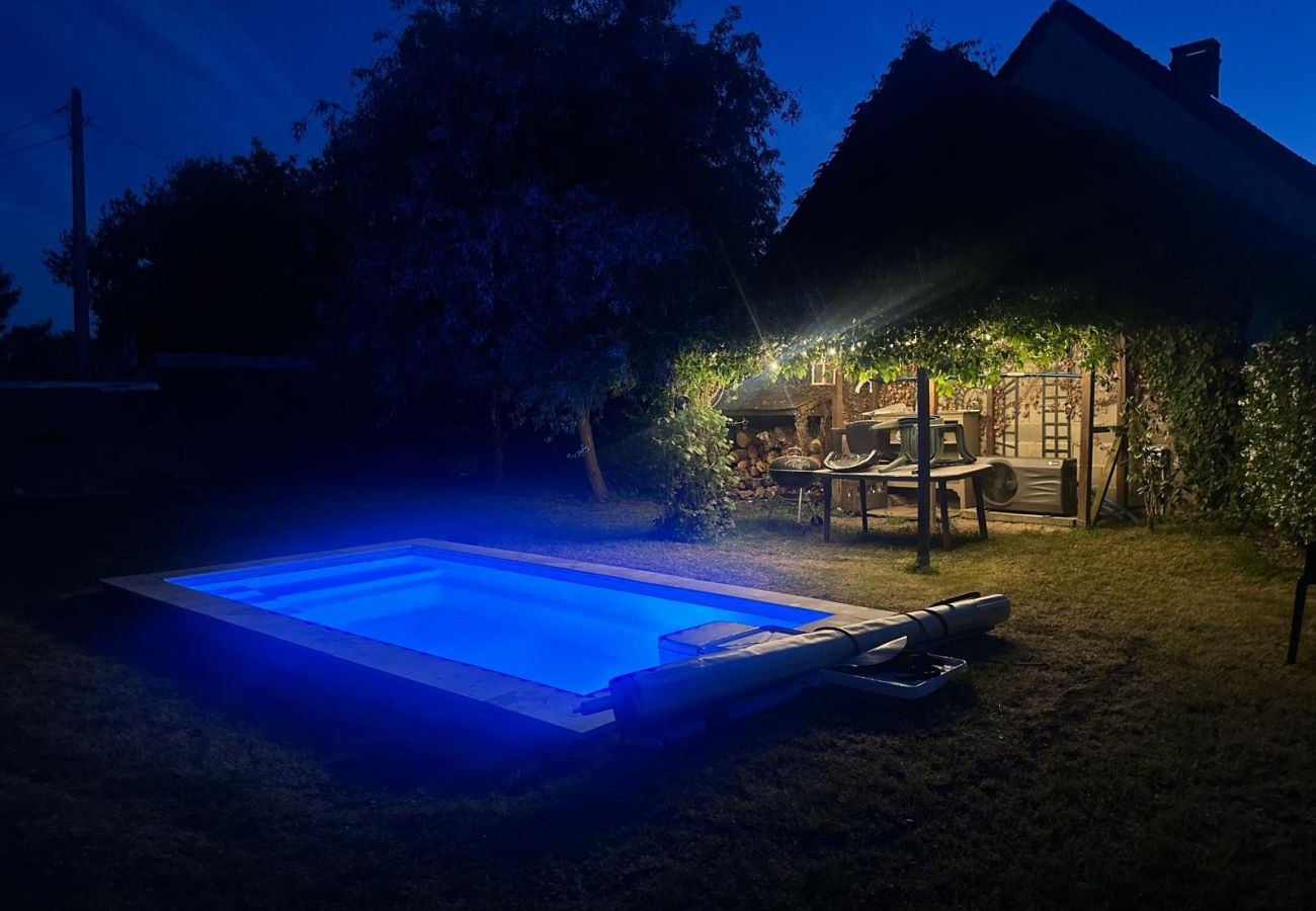 Maison à Lye - Jolie Maison 7 pers-piscine-clim-Beauval 10 min