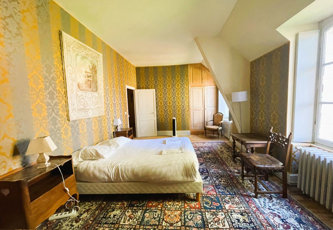 Domaine à Bagneux - La Maison de Philippine-Gite 22 pers-piscine-parc