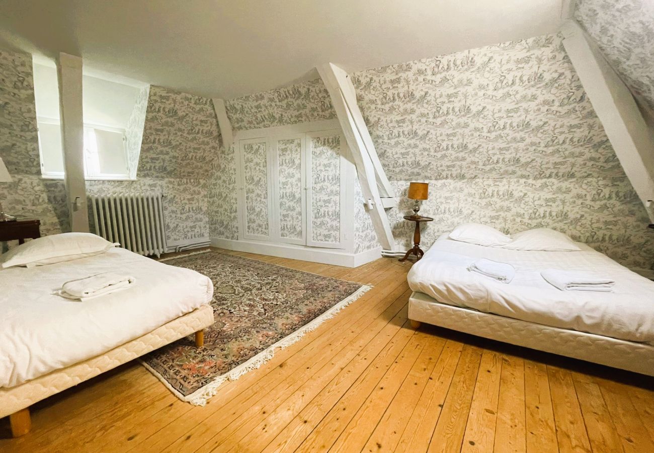 Domaine à Bagneux - La Maison de Philippine-Gite 22 pers-piscine-parc