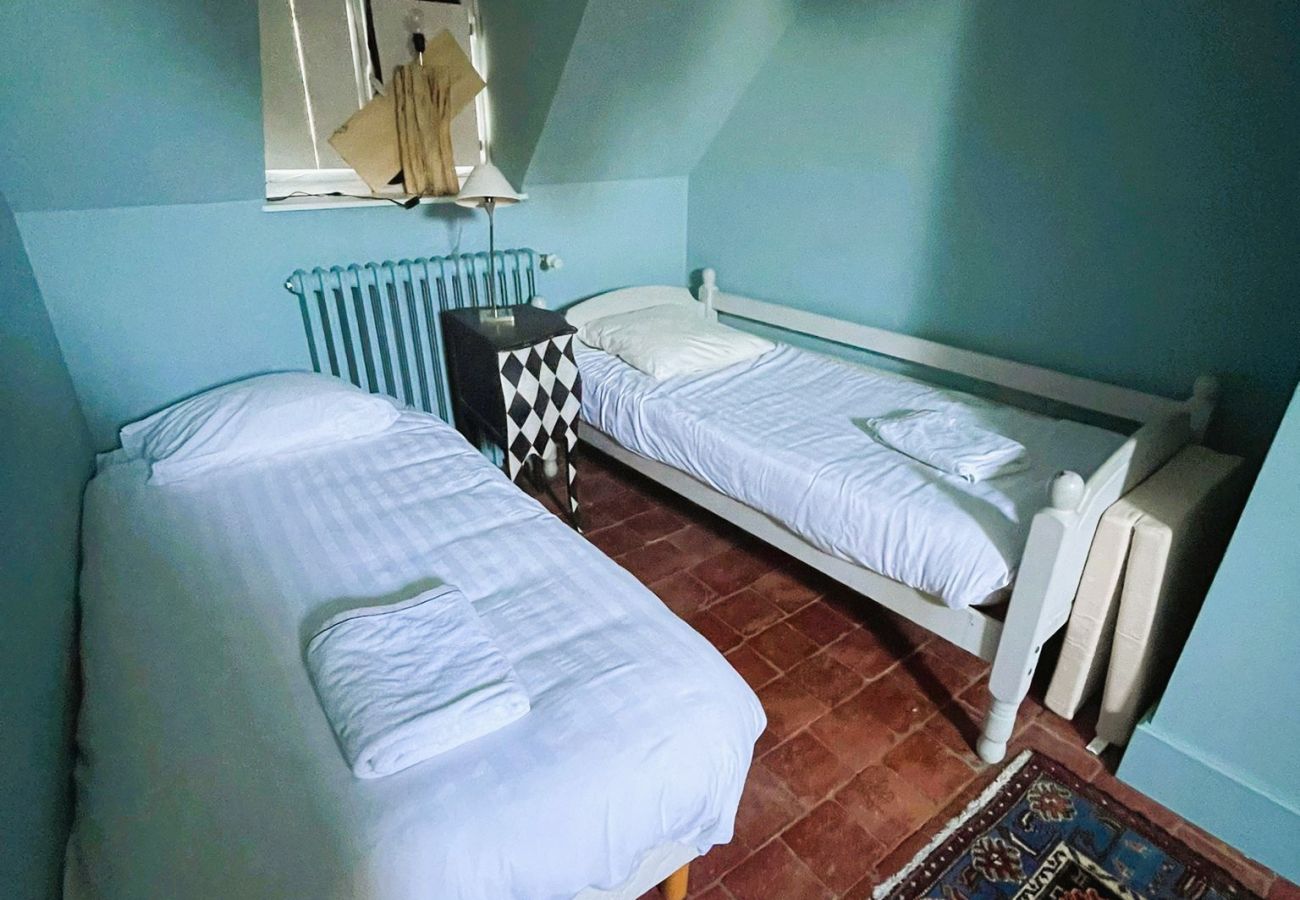 Domaine à Bagneux - La Maison de Philippine-Gite 22 pers-piscine-parc