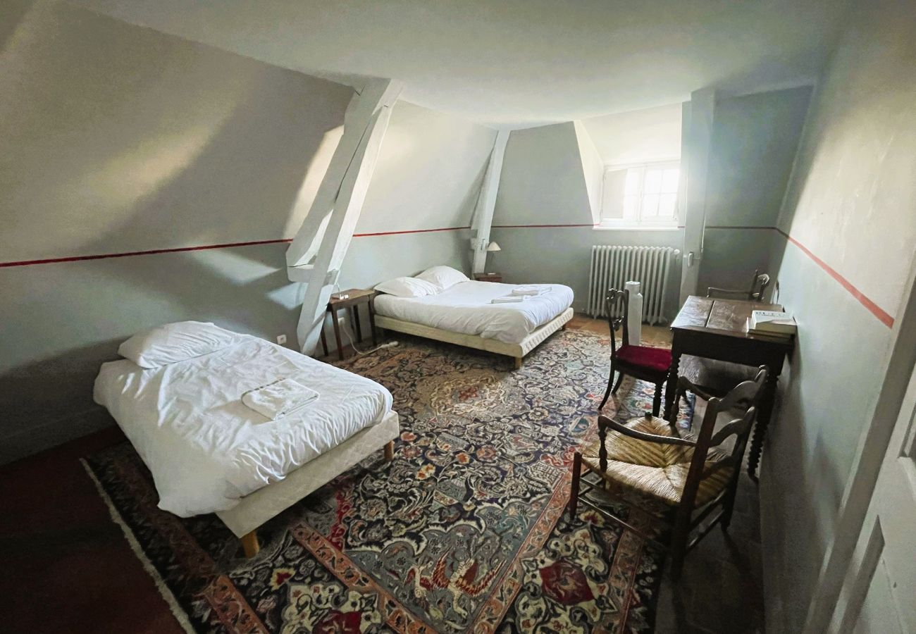 Domaine à Bagneux - La Maison de Philippine-Gite 22 pers-piscine-parc