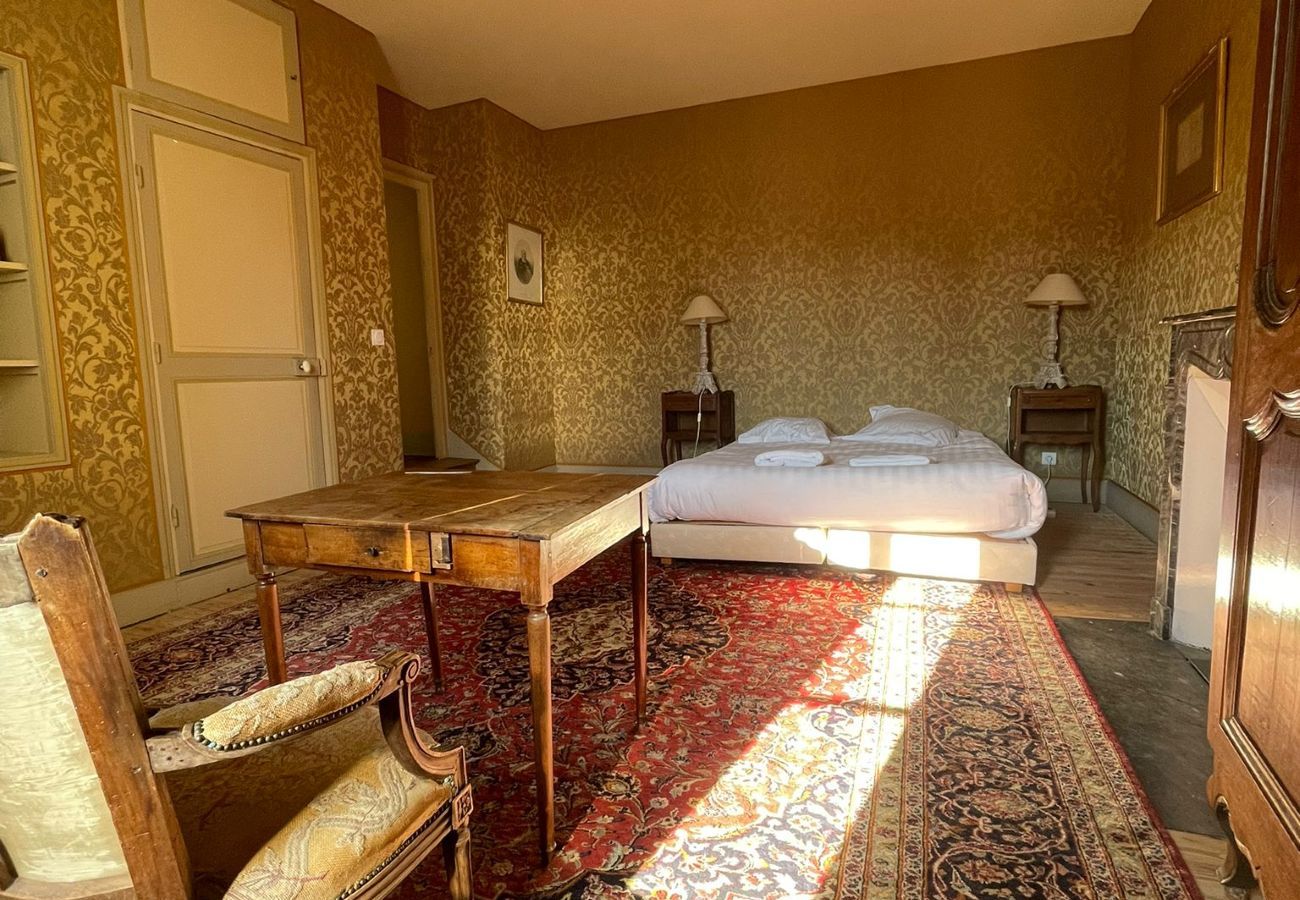 Domaine à Bagneux - La Maison de Philippine-Gite 22 pers-piscine-parc