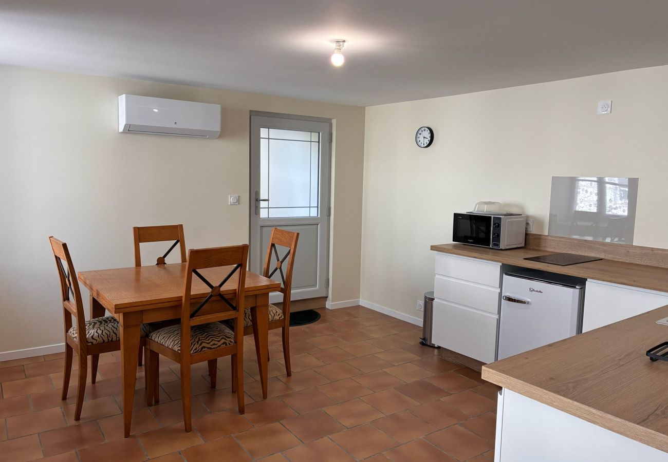 Studio à Ecueillé - Charmant studio centre d'Ecueille