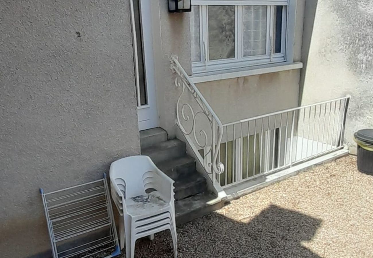 Appartement à Levroux - Appart 2 chambres terrasse privée au coeur de Levroux