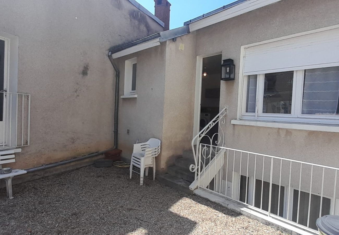 Appartement à Levroux - Appart 2 chambres terrasse privée au coeur de Levroux