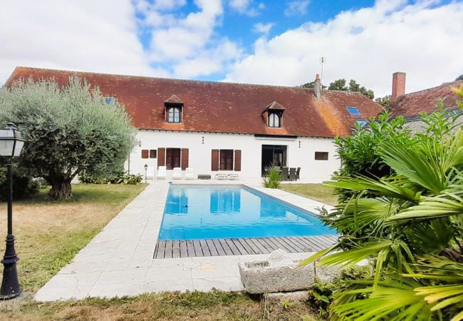 Maison à Levroux - Le Chai - villa 14 pers avec piscine au coeur de Levroux
