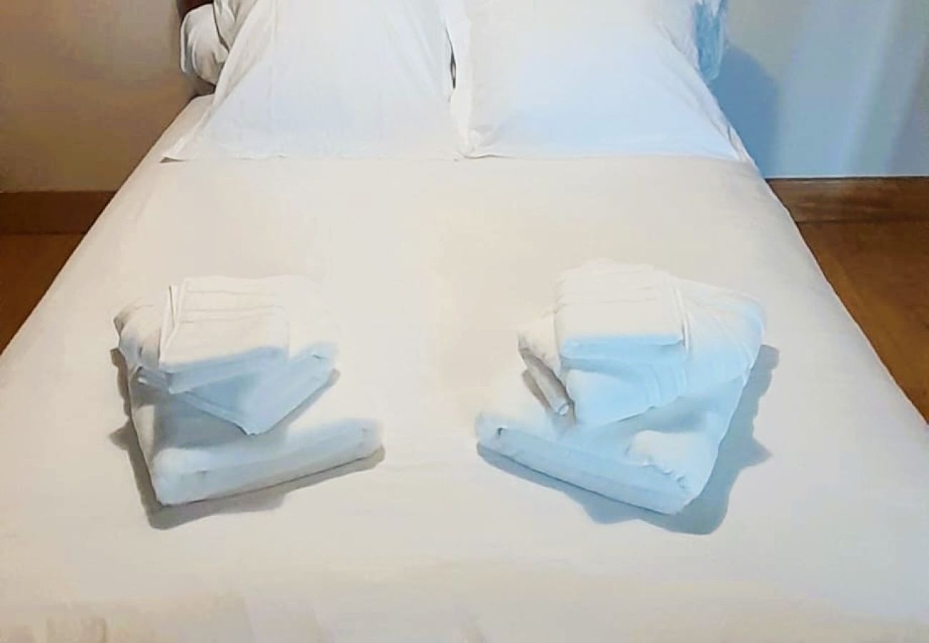 Maison à Levroux - Le Chai - villa 14 pers avec piscine au coeur de Levroux