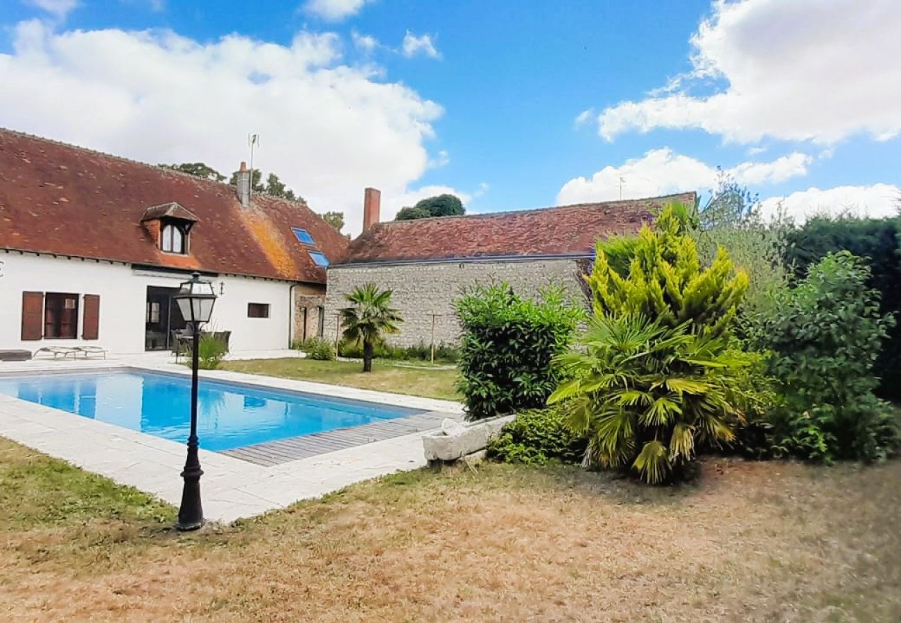 Maison à Levroux - Le Chai - villa 14 pers avec piscine au coeur de Levroux