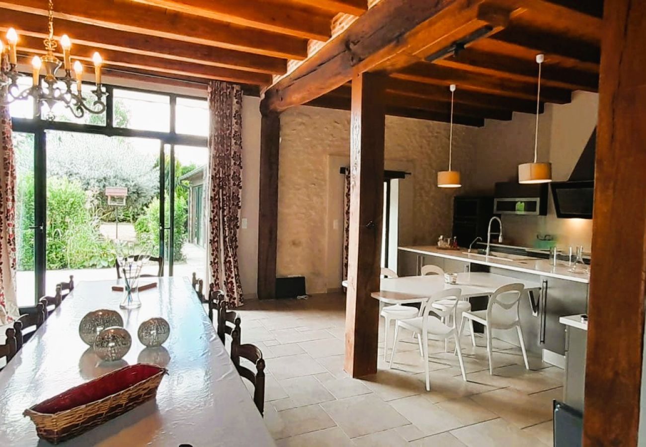 Maison à Levroux - Le Chai - villa 14 pers avec piscine au coeur de Levroux