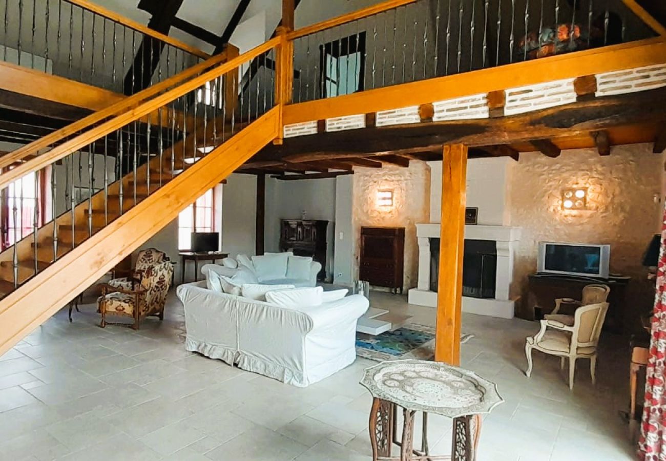 Maison à Levroux - Le Chai - villa 14 pers avec piscine au coeur de Levroux