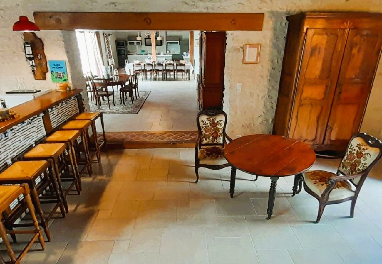 Maison à Levroux - Le Chai - villa 14 pers avec piscine au coeur de Levroux