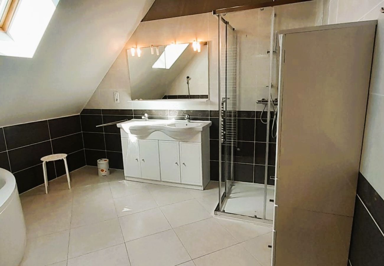 Maison à Levroux - Le Chai - villa 14 pers avec piscine au coeur de Levroux