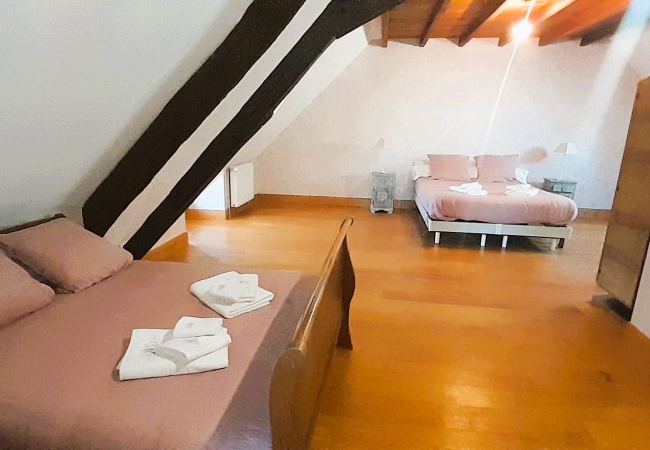 Maison à Levroux - Le Chai - villa 14 pers avec piscine au coeur de Levroux