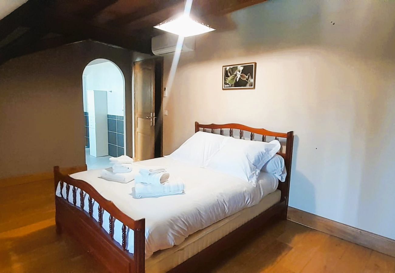 Maison à Levroux - Le Chai - villa 14 pers avec piscine au coeur de Levroux