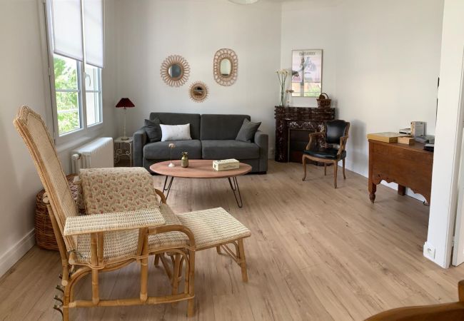 Maison à Châteauroux - La maison de Léonie- 2chb - cour privée - wifi