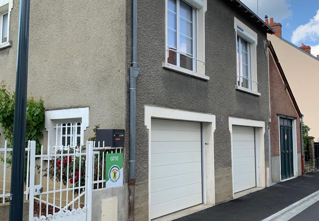 Maison à Châteauroux - La maison de Léonie- 2chb - cour privée - wifi