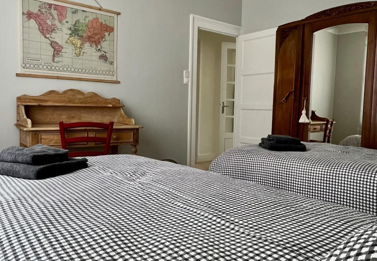 Maison à Châteauroux - La maison de Léonie- 2chb - cour privée - wifi