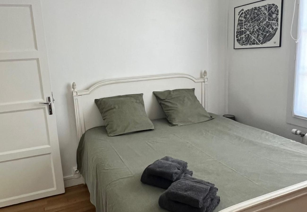 Maison à Châteauroux - La maison de Léonie- 2chb - cour privée - wifi