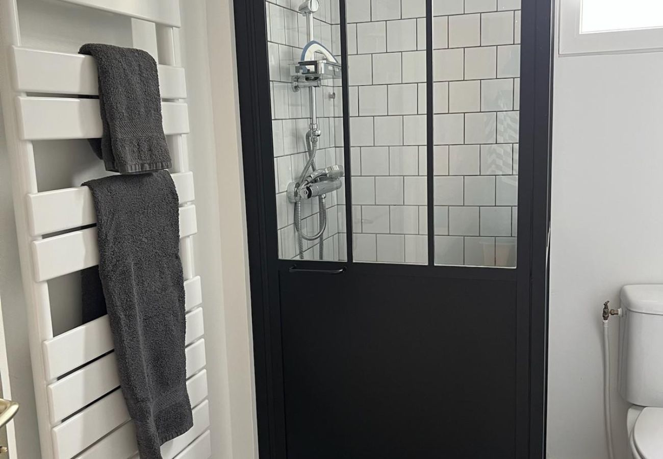 Maison à Châteauroux - La maison de Léonie- 2chb - cour privée - wifi