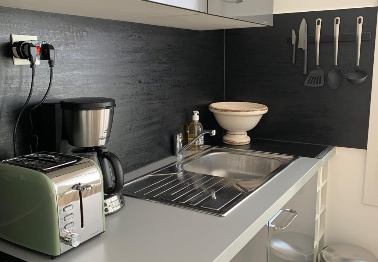 Maison à Châteauroux - La maison de Léonie- 2chb - cour privée - wifi