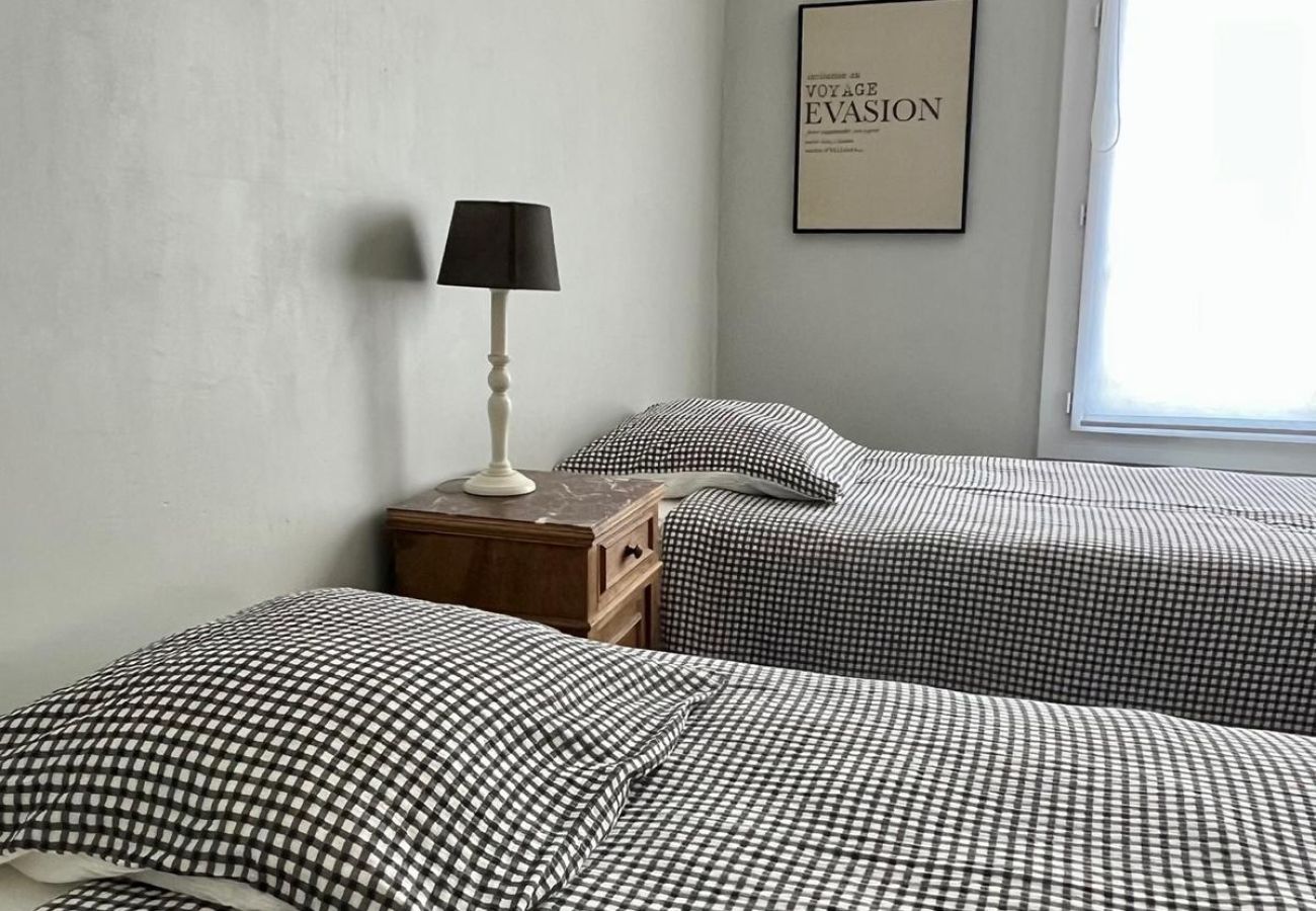 Maison à Châteauroux - La maison de Léonie- 2chb - cour privée - wifi