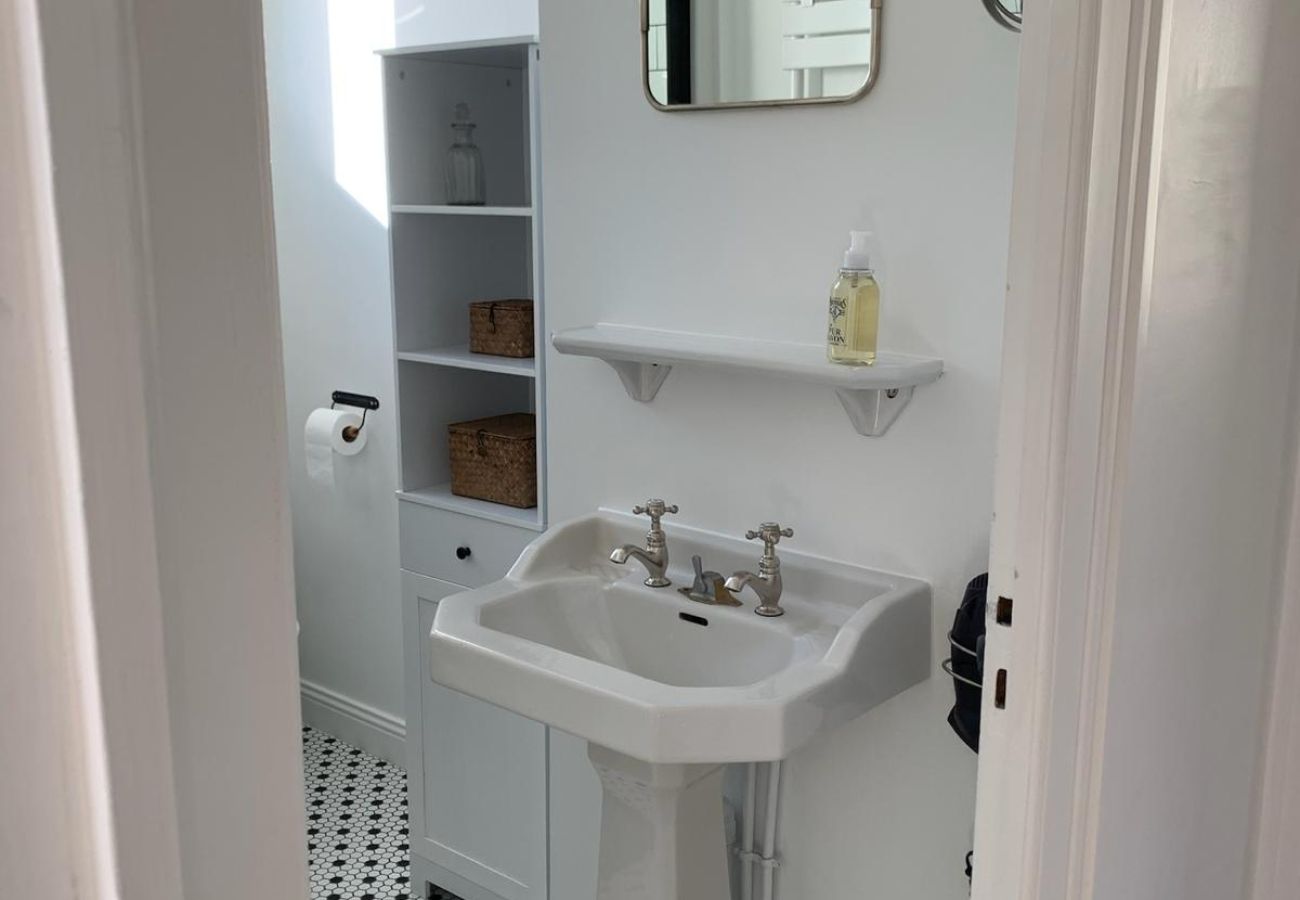 Maison à Châteauroux - La maison de Léonie- 2chb - cour privée - wifi