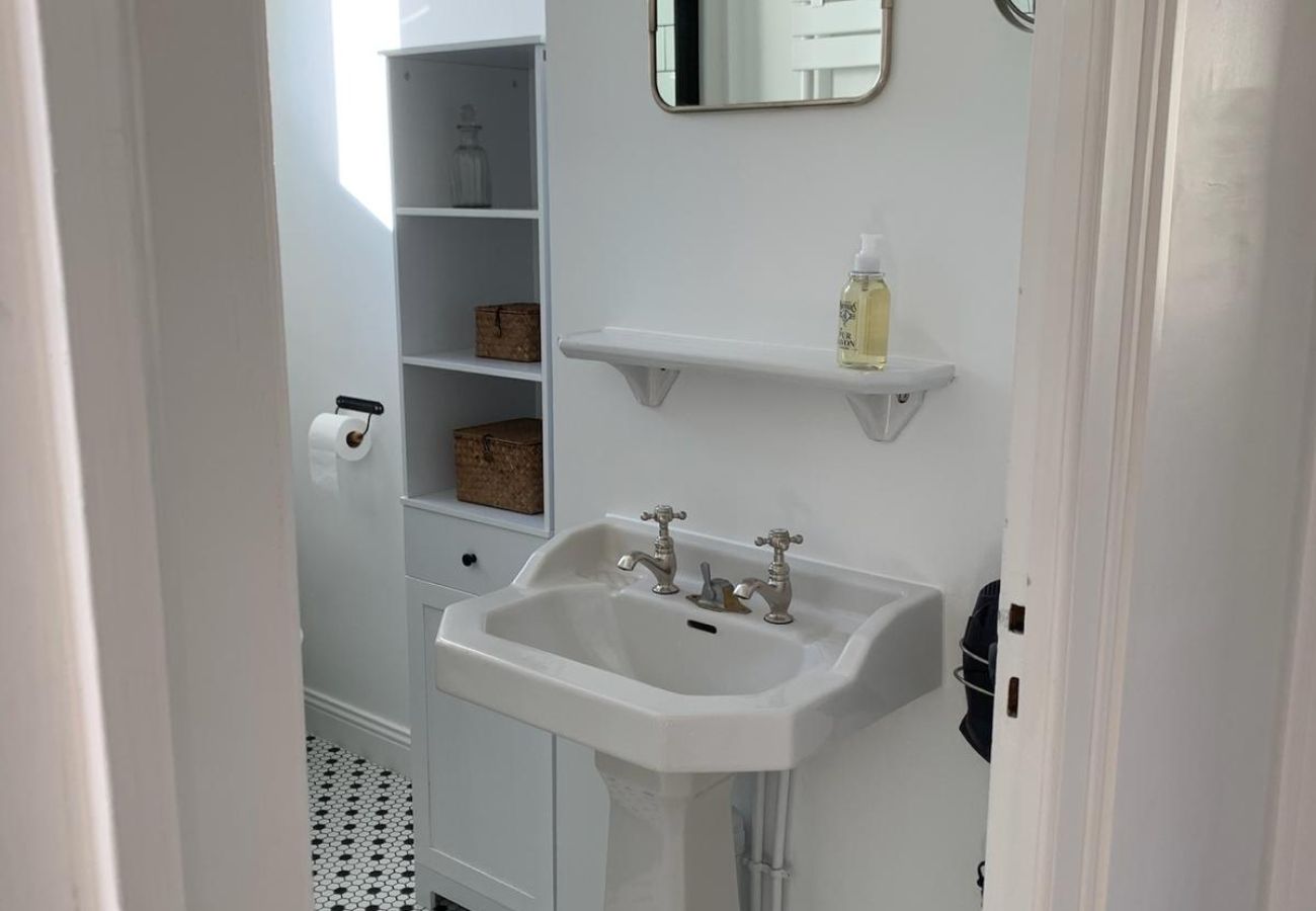 Maison à Châteauroux - La maison de Léonie- 2chb - cour privée - wifi