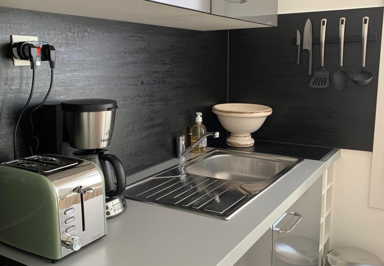 Maison à Châteauroux - La maison de Léonie- 2chb - cour privée - wifi