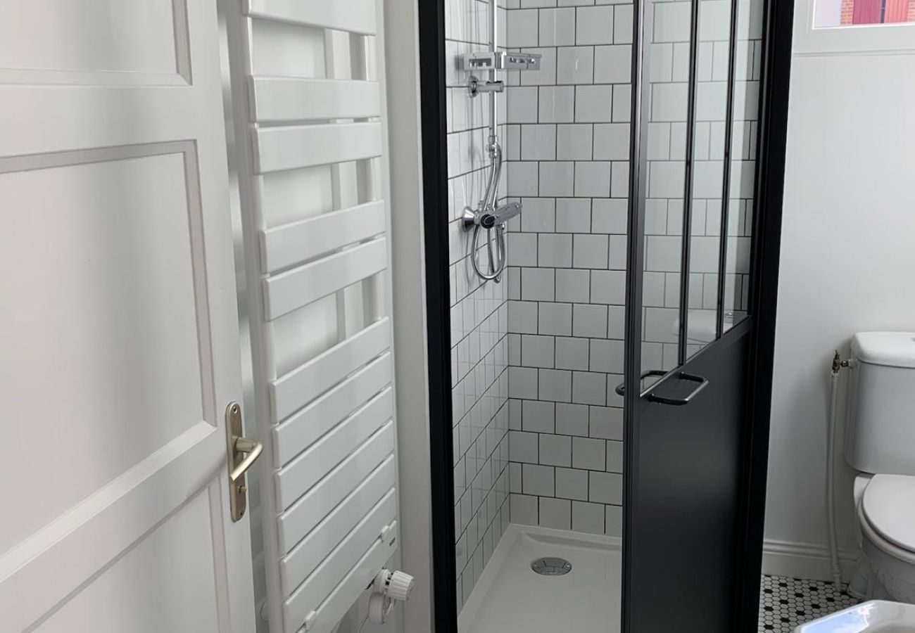 Maison à Châteauroux - La maison de Léonie- 2chb - cour privée - wifi