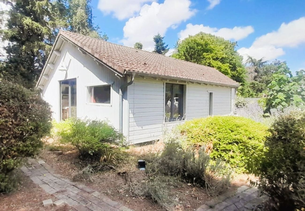 Studio à Châteauroux - Ballade a la lune-chalet 2 pers-wifi-jardin