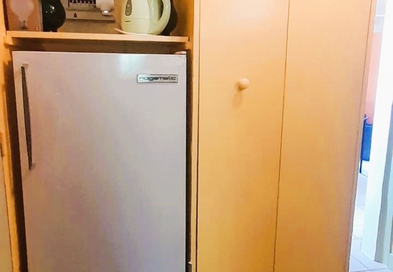 Studio à Châteauroux - Ballade a la lune-chalet 2 pers-wifi-jardin