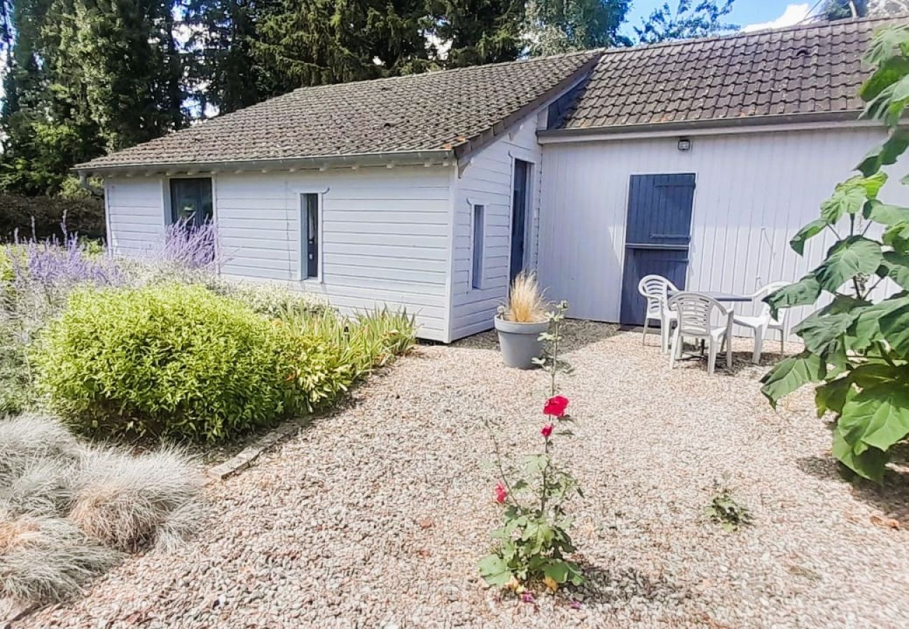 Studio à Châteauroux - Ballade a la lune-chalet 2 pers-wifi-jardin