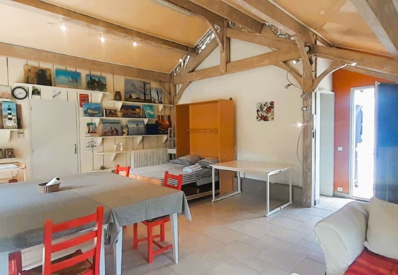 Studio à Châteauroux - Ballade a la lune-chalet 2 pers-wifi-jardin