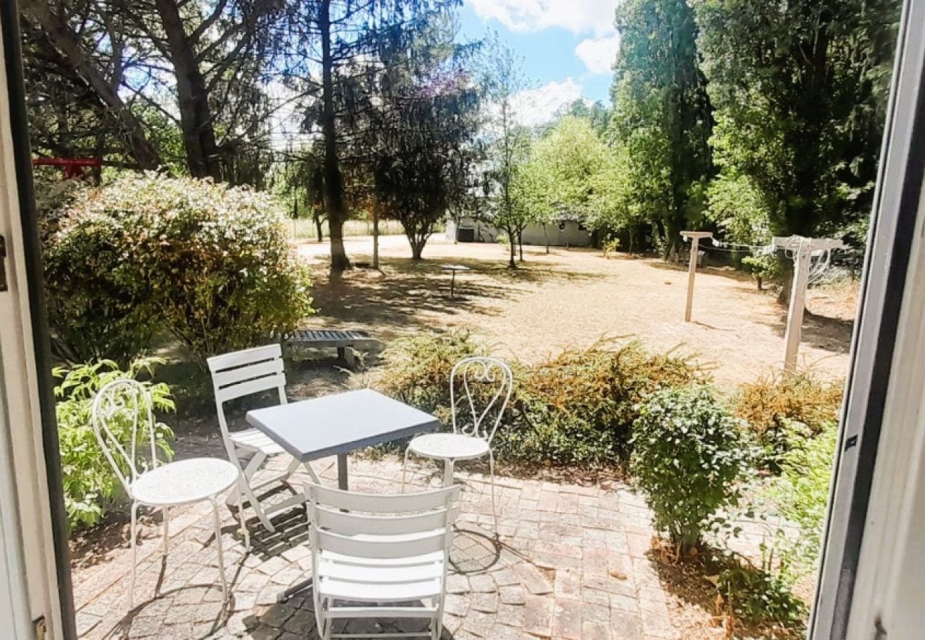 Studio à Châteauroux - Ballade a la lune-chalet 2 pers-wifi-jardin