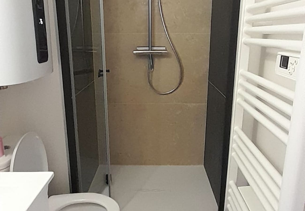 Appartement à Châteauroux - Joli duplex centre ville terrasse wifi clim