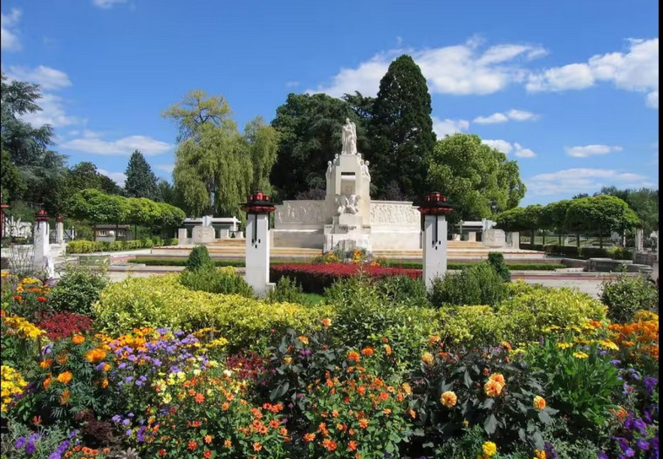 Appartement à Vierzon - Le Grand Duplex, calme et confort