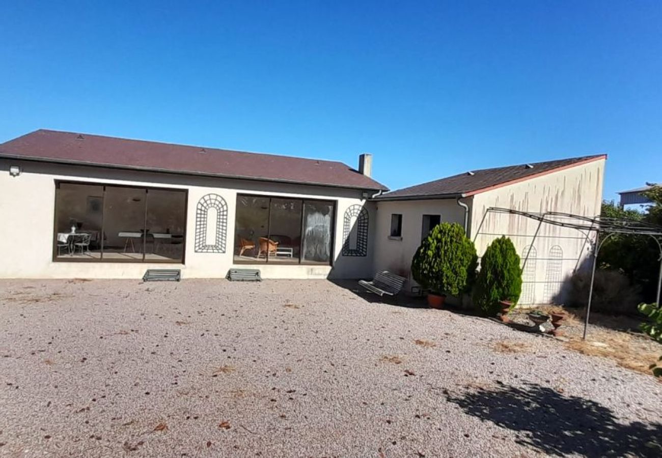 Maison à Sainte-Fauste - Le gite du Brossat. 10 pers wifi jardin