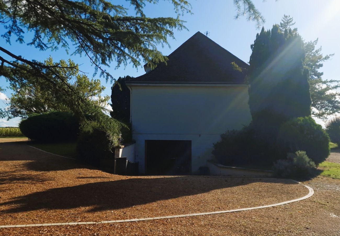 Maison à Sainte-Fauste - Le gite du Brossat. 10 pers wifi jardin