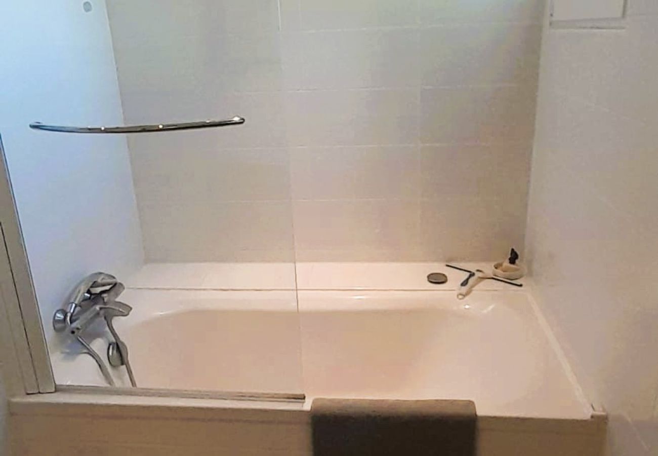 Maison à Sainte-Fauste - Le gite du Brossat. 10 pers wifi jardin