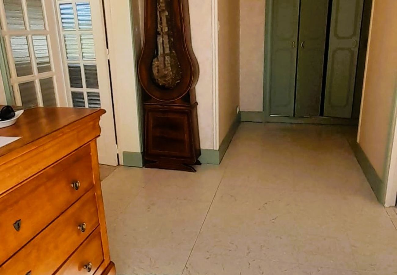 Maison à Sainte-Fauste - Le gite du Brossat. 10 pers wifi jardin