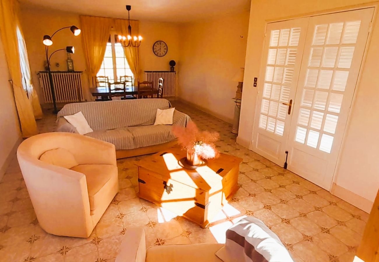 Maison à Sainte-Fauste - Le gite du Brossat. 10 pers wifi jardin