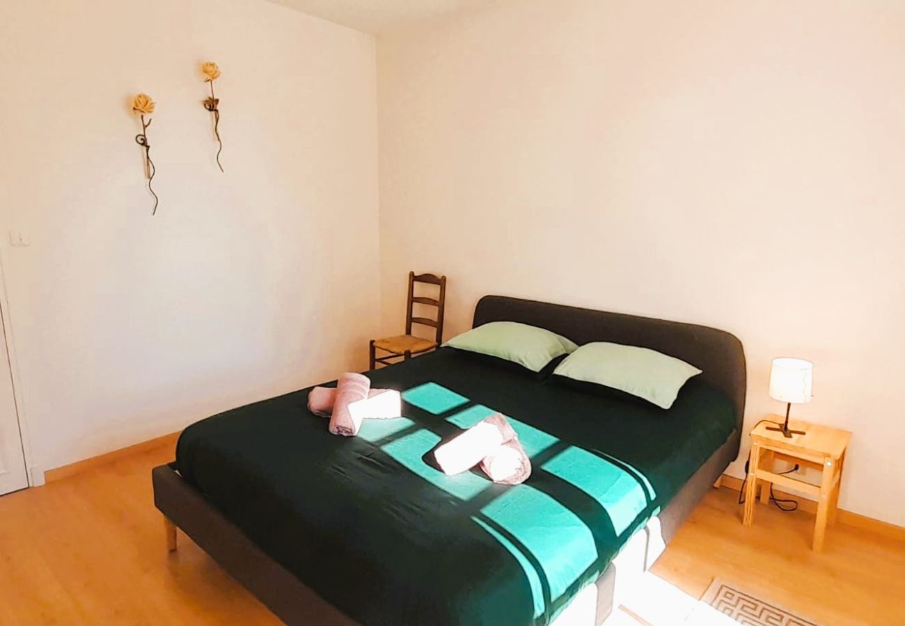 Maison à Sainte-Fauste - Le gite du Brossat. 10 pers wifi jardin