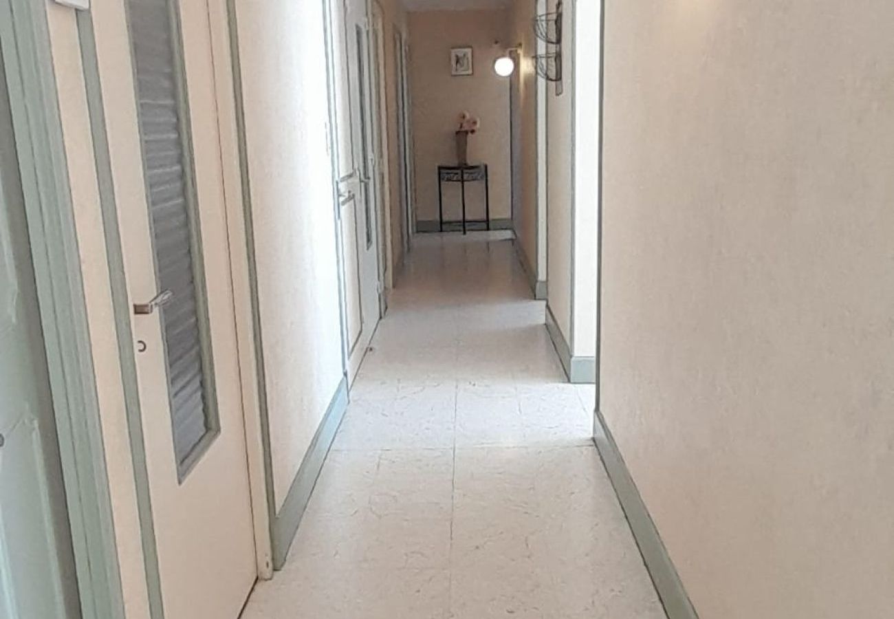 Maison à Sainte-Fauste - Le gite du Brossat. 10 pers wifi jardin