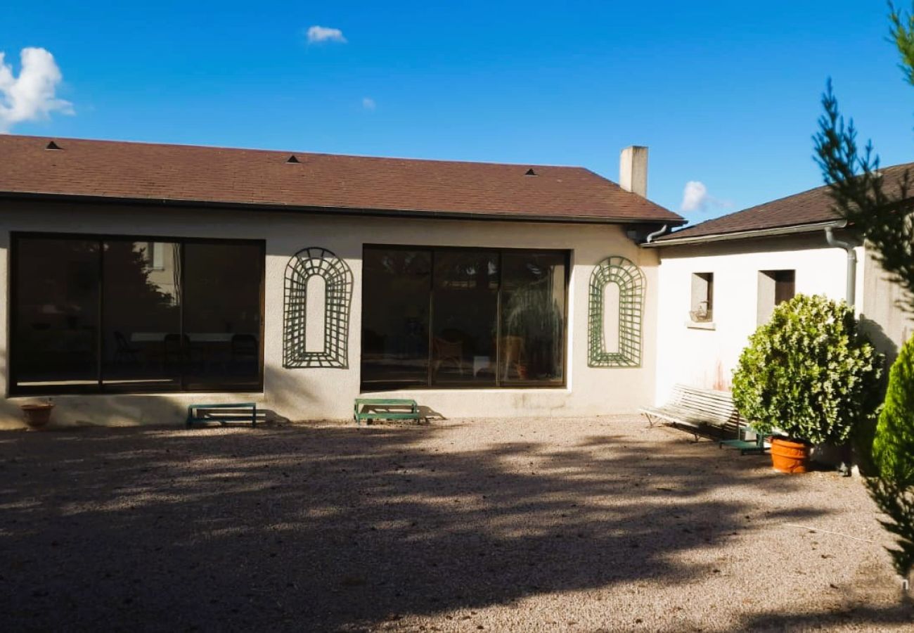 Maison à Sainte-Fauste - Le gite du Brossat. 10 pers wifi jardin