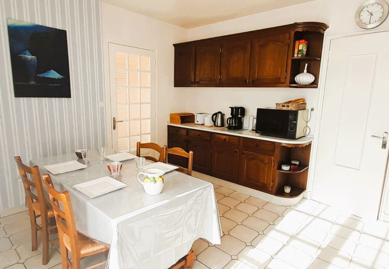 Maison à Sainte-Fauste - Le gite du Brossat. 10 pers wifi jardin