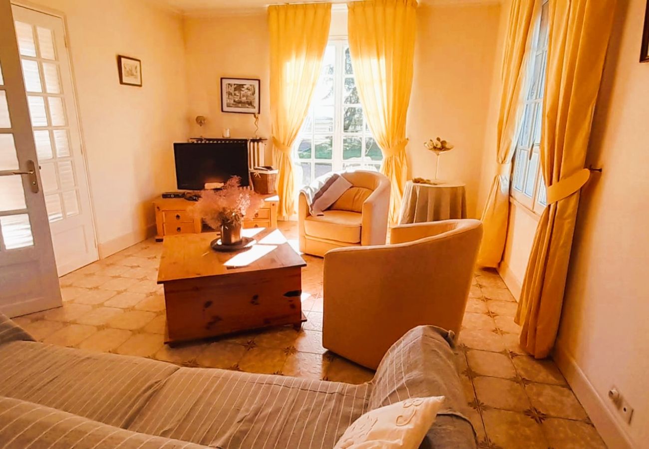 Maison à Sainte-Fauste - Le gite du Brossat. 10 pers wifi jardin