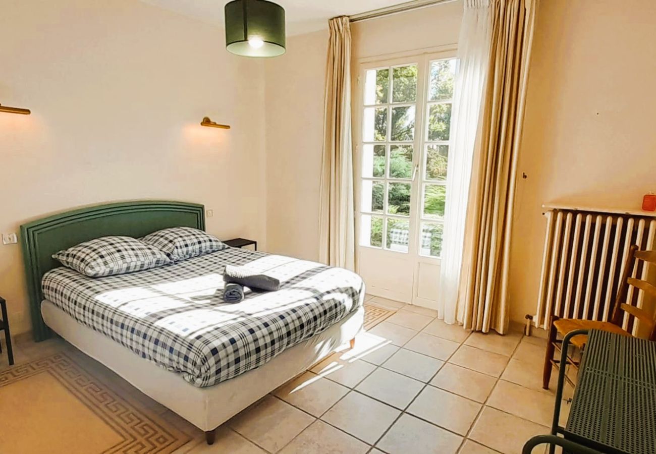 Maison à Sainte-Fauste - Le gite du Brossat. 10 pers wifi jardin